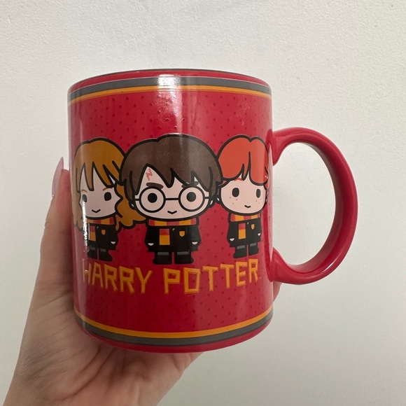 Harry Potter Red Mug - Picture 1 of 5
